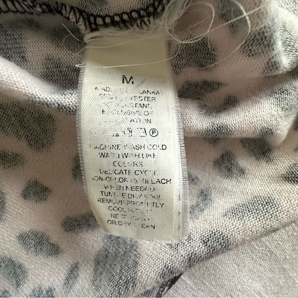 Kate Spade Pajama Top Womens Medium Pink Black Leopard Print LS Button Up Lounge - Picture 9 of 10